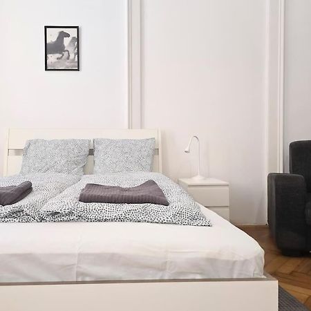 Seventh Sense Apartment Budapest Esterno foto