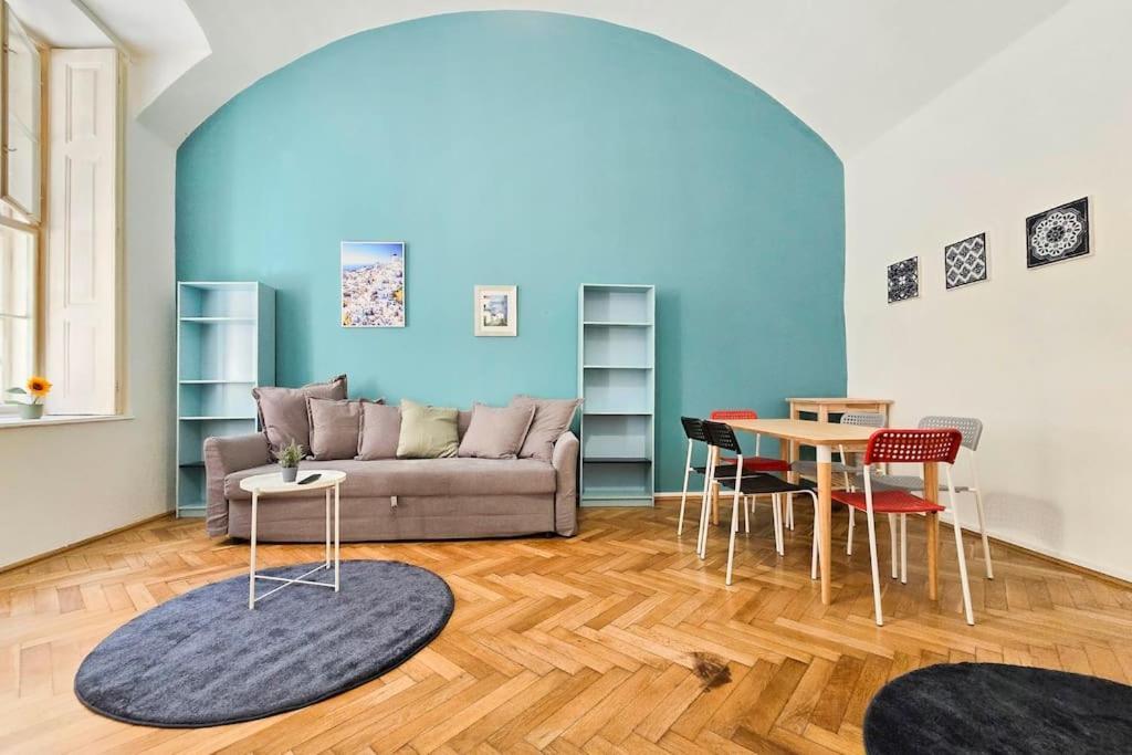 Seventh Sense Apartment Budapest Esterno foto