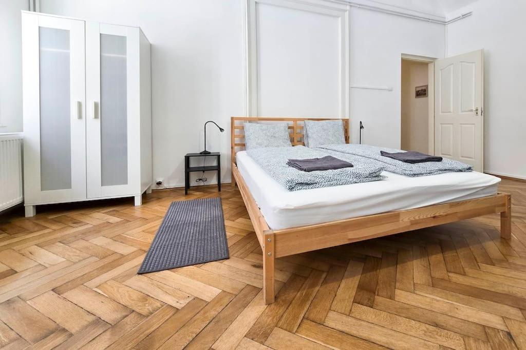 Seventh Sense Apartment Budapest Esterno foto